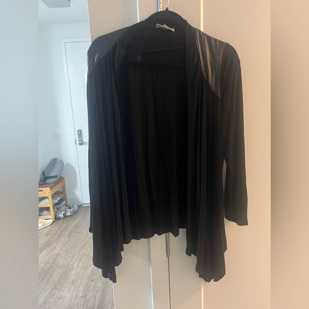Size medium black kimono